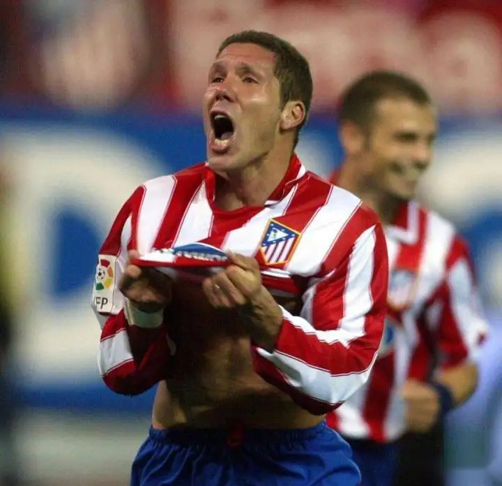 他比较喜欢, 吃了红牌, Lw